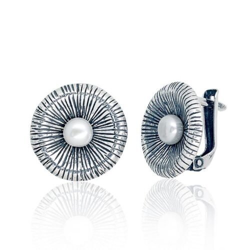 Silver earrings with 'english' lock with Fresh-water Pearl
