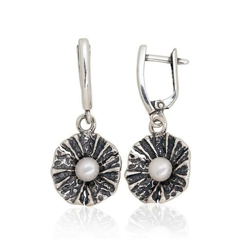 Silver earrings with 'english' lock with Fresh-water Pearl