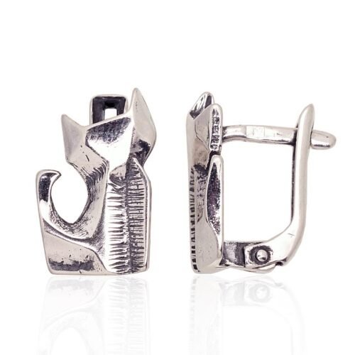 Silver earrings with 'english' lock