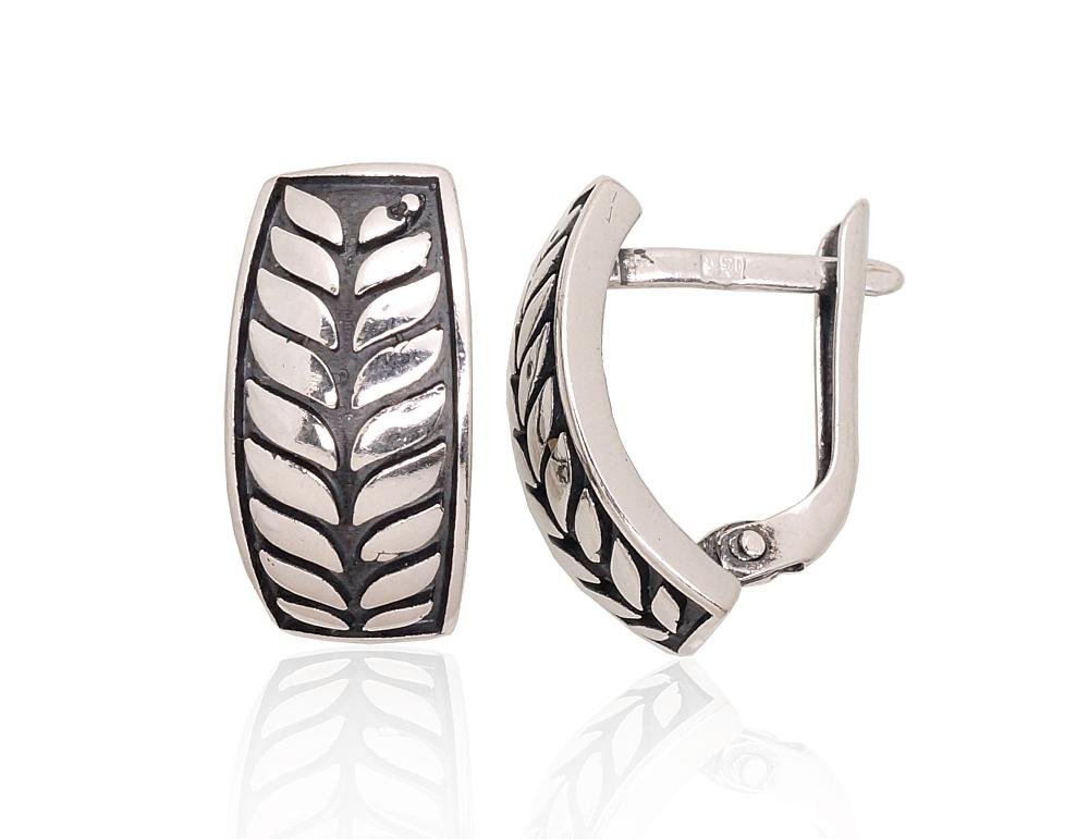 Silver earrings with 'english' lock
