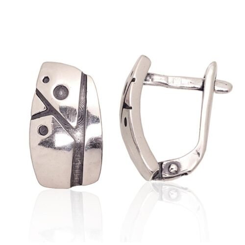 Silver earrings with 'english' lock