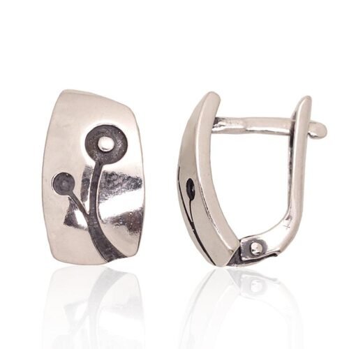 Silver earrings with 'english' lock
