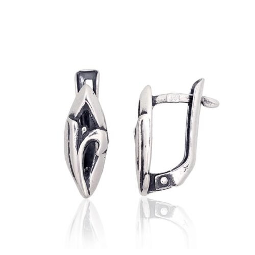Silver earrings with 'english' lock