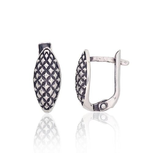 Silver earrings with 'english' lock