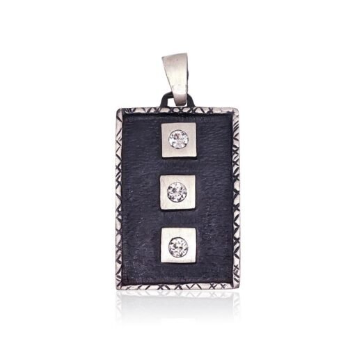 Silver pendant with Crystals