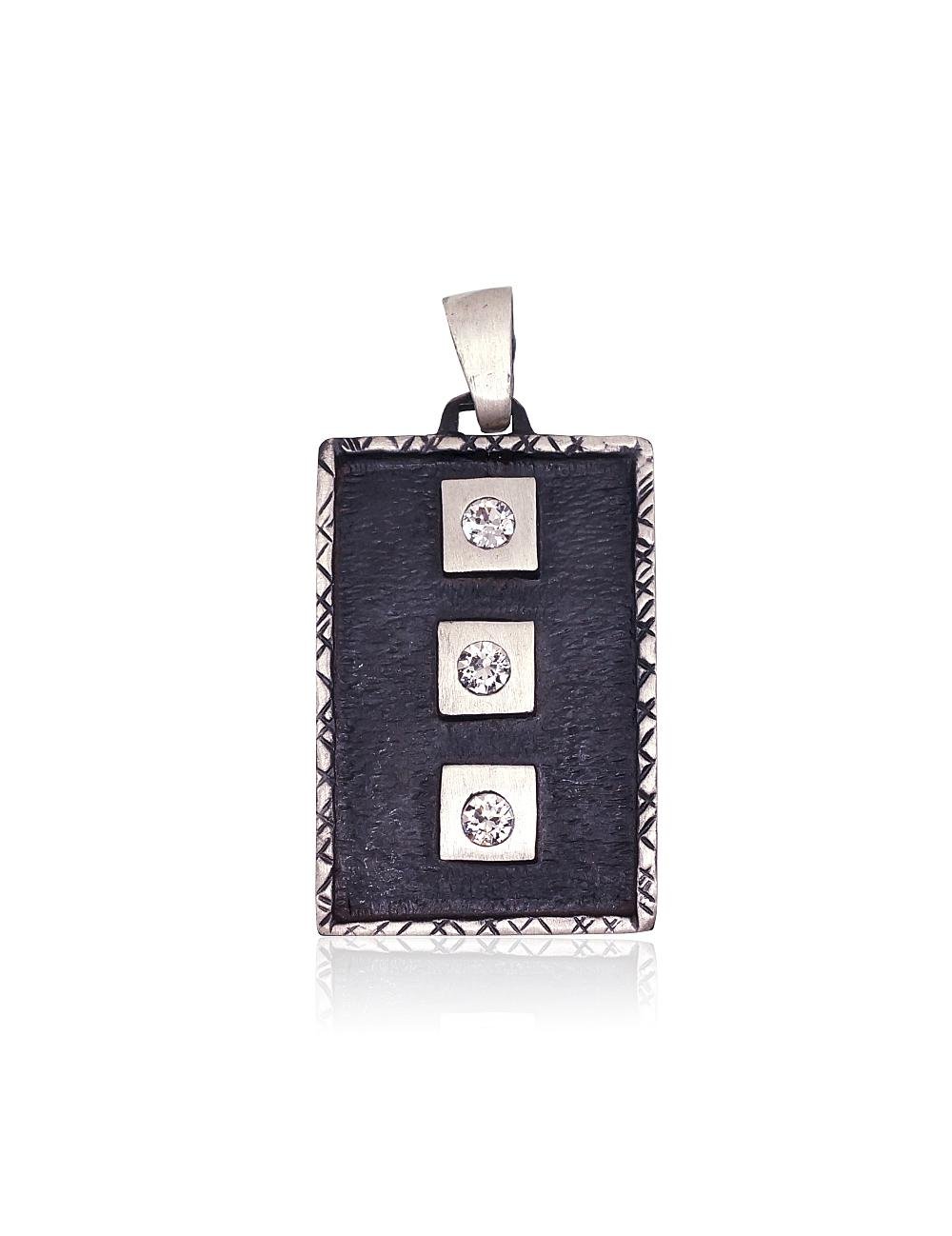 Silver pendant with Crystals