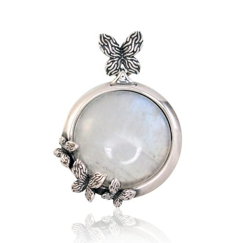 Silver pendant with Moonstone