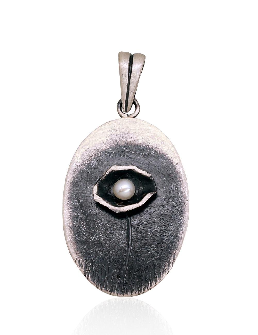 Silver pendant with Fresh-water Pearl