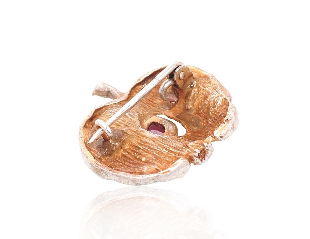 Silver brooch with Garnet - Image 2