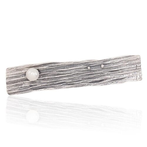 Silver brooch with Fresh-water Pearl