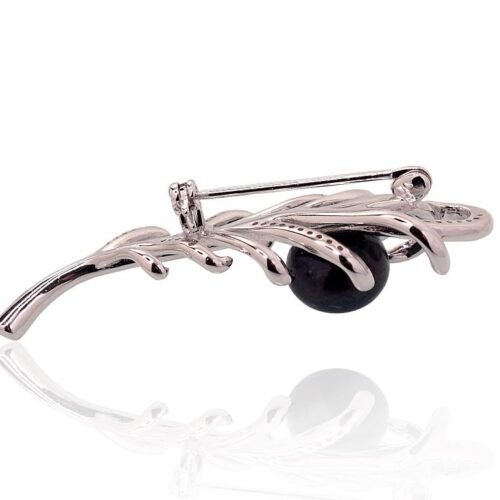 Alternative view of Silver brooch with Zirkons , Fresh-water Pearl