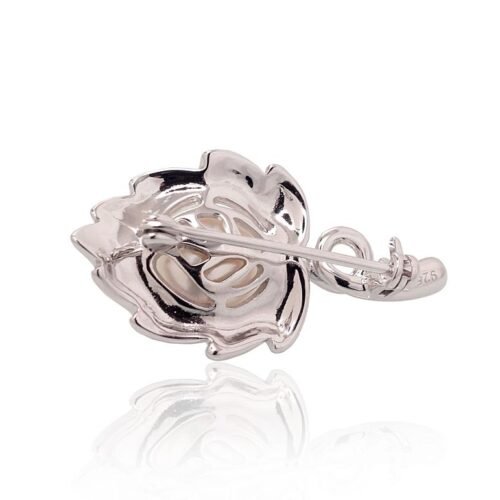 Alternative view of Silver brooch with Fresh-water Pearl