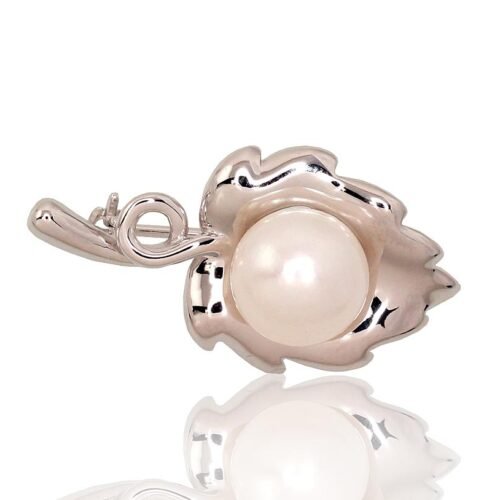 Silver brooch with Fresh-water Pearl