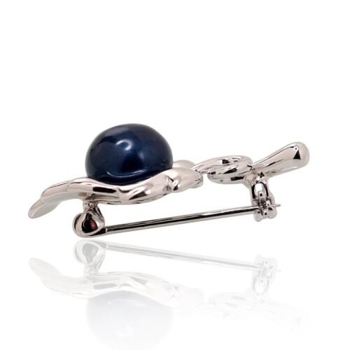 Alternative view of Silver brooch with Fresh-water Pearl