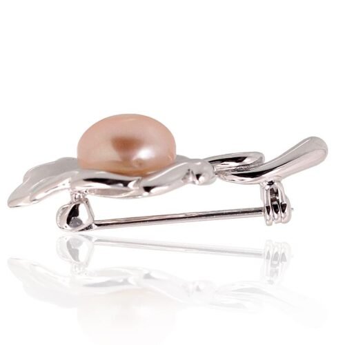 Alternative view of Silver brooch with Fresh-water Pearl
