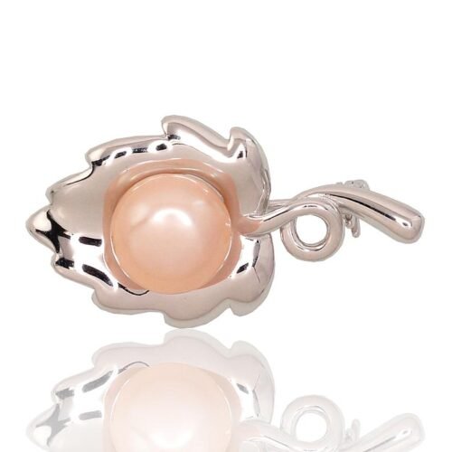 Silver brooch with Fresh-water Pearl