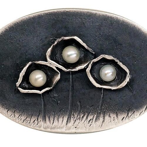 Silver brooch with Fresh-water Pearl