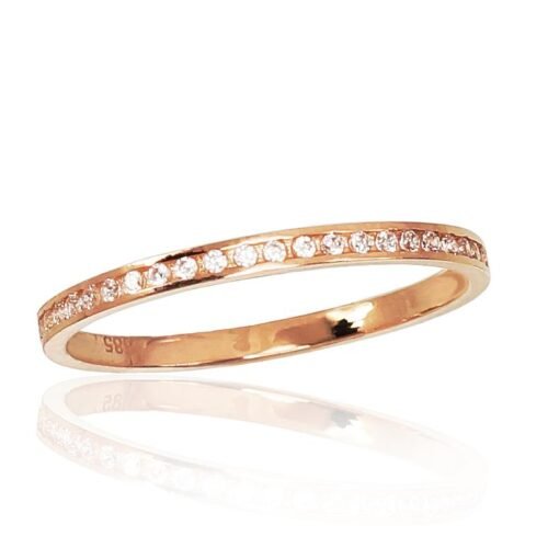 Gold ring with Zirkons
