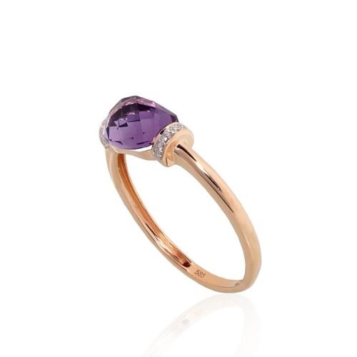 Alternative view of Gold ring with Diamonds , Amethyst