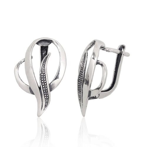Silver earrings with 'english' lock