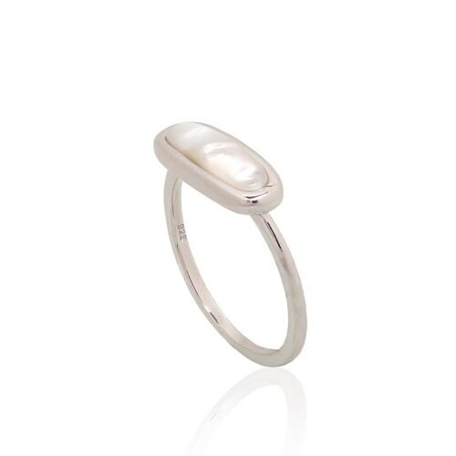 Alternative view of Silver ring with Mother-of-pearl