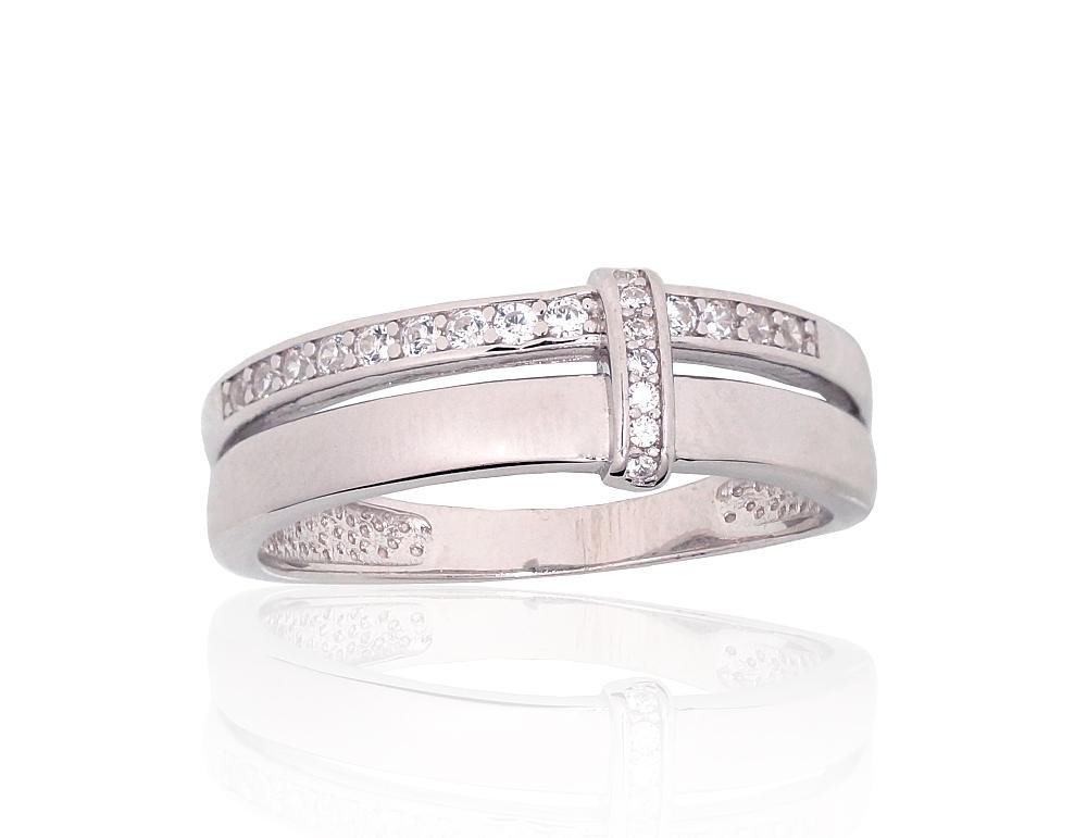 Silver ring with Zirkons