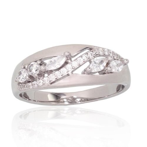 Silver ring with Zirkons