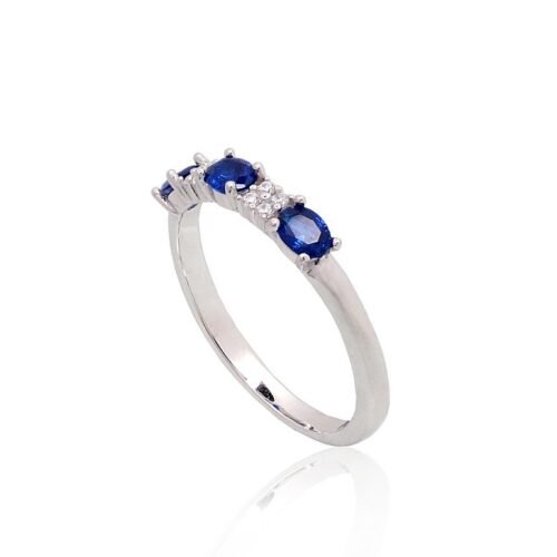 Alternative view of Silver ring with Zirkons