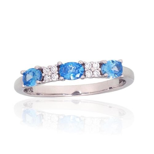 Silver ring with Zirkons