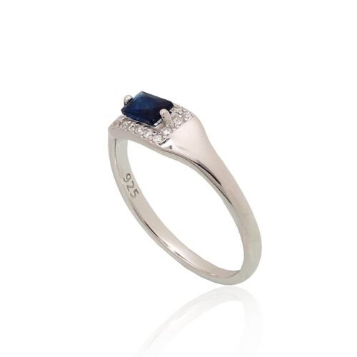Alternative view of Silver ring with Zirkons