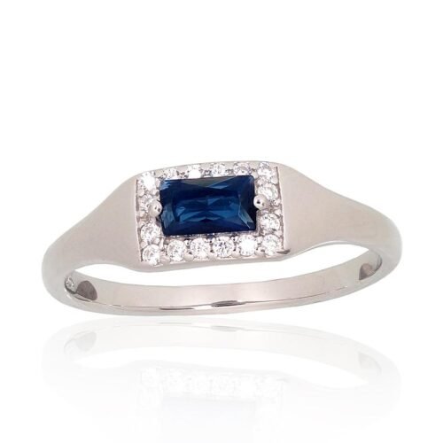 Silver ring with Zirkons