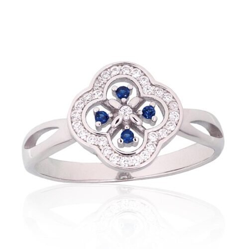 Silver ring with Zirkons