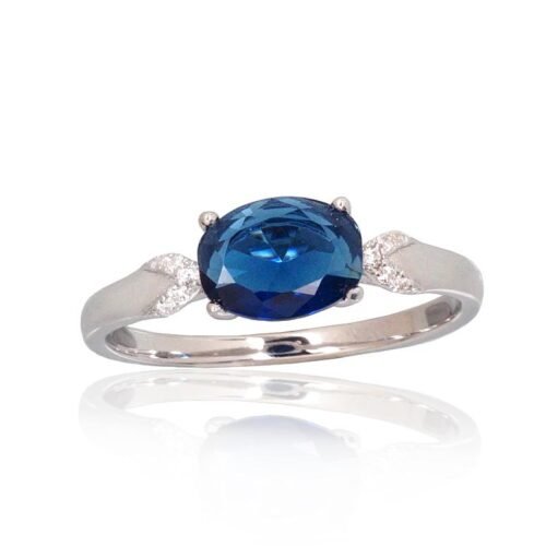 Silver ring with Zirkons