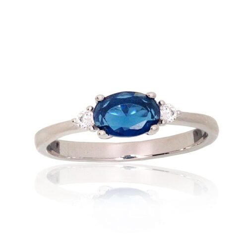 Silver ring with Zirkons