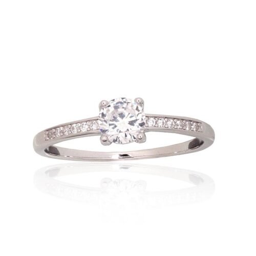 Silver ring with Zirkons